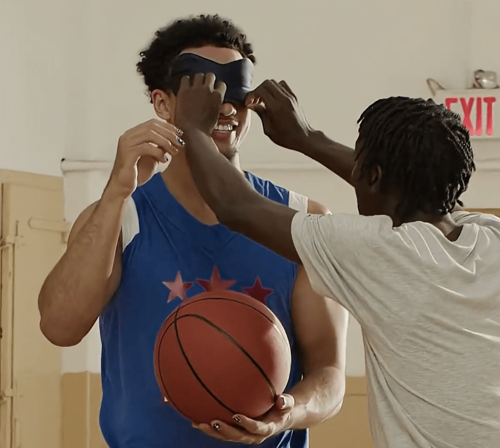 LEGO – 4 kids VS Jared McCain 🏀 | LEGO blindfolded free throw challenge